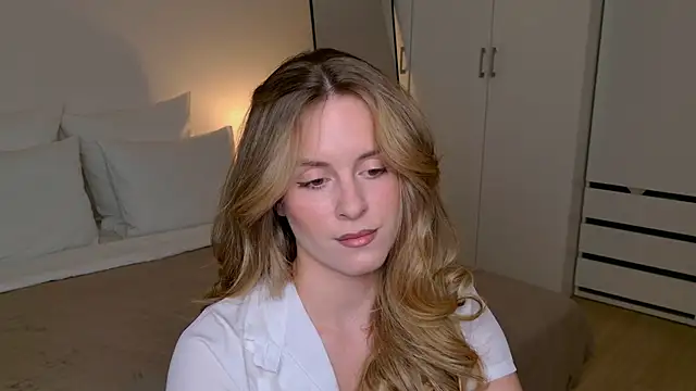 RozzitaBedberry live sex cam