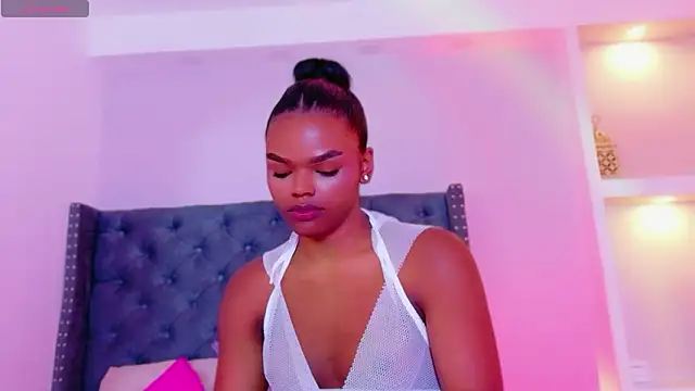 CamiEstrada live sex cam