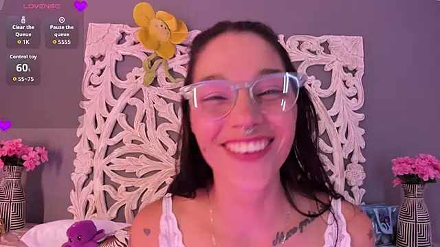 loraineblake's cam snapshot