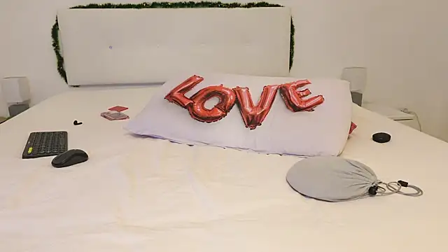 MorganaLegs's cam snapshot