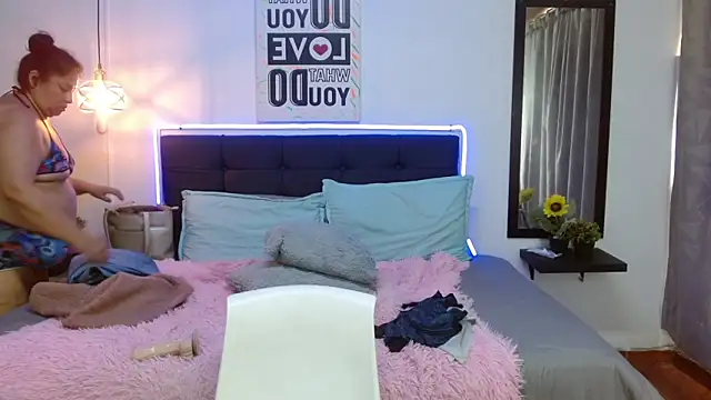 Keyla01_'s cam snapshot