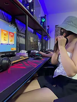 Lucky-cat88 live sex cam