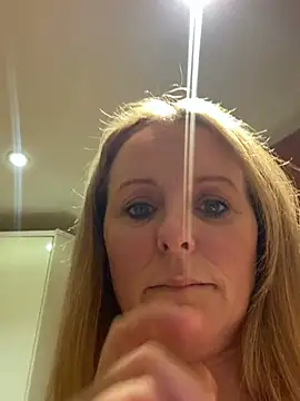 madamlillyrose live sex cam