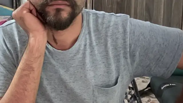 MakeMeAwareAah's cam snapshot