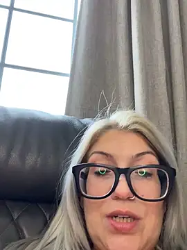 LittleMissEeve's cam snapshot