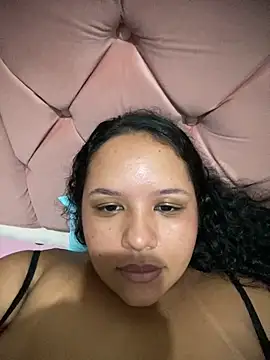 Bigostosa live sex cam