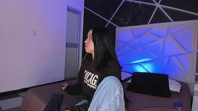 lesly_cutee's cam snapshot