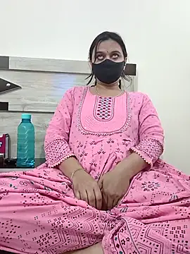 SpicyQueenX69 live sex cam