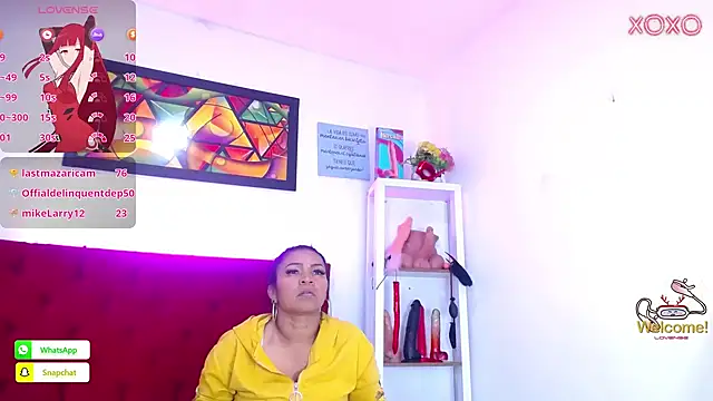 louise_nails live sex cam