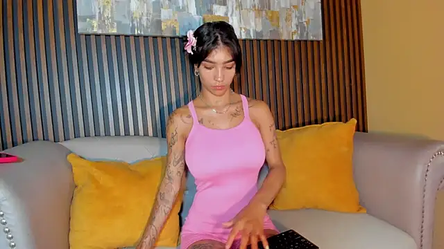 LauraAristizabal live sex cam