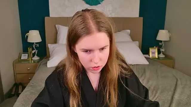 Alida_Brice's cam snapshot