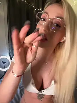 Ella_Charm's cam snapshot