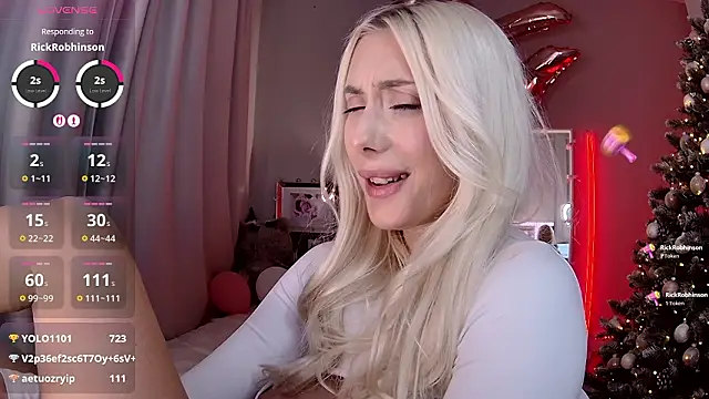 LoryWood live sex cam