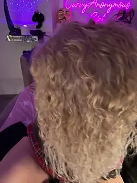 CurvyAnonymousGirl89's cam snapshot