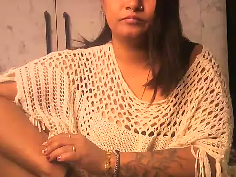 URs_RIYA's cam snapshot