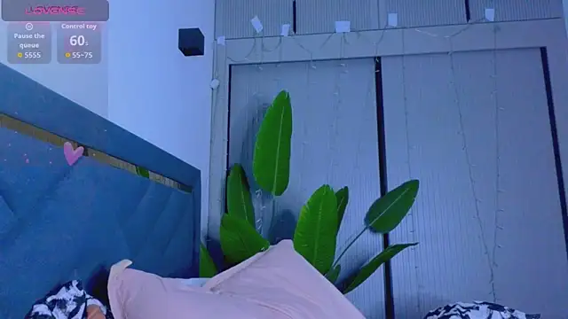 Mia_Tin's cam snapshot