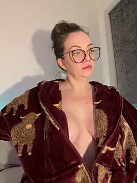 FemDom_RubyKnightXXO's cam snapshot