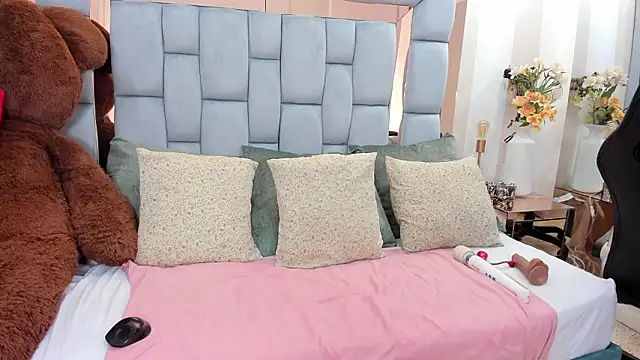 honeyy_cherry's cam snapshot