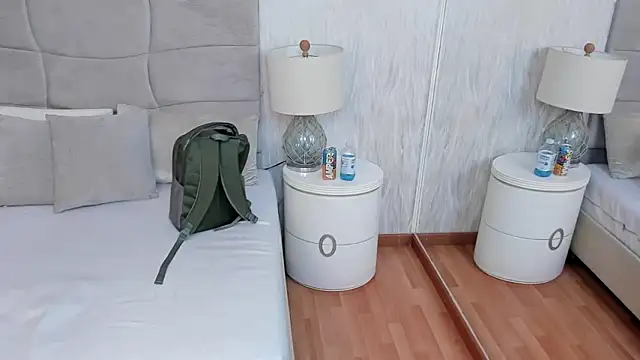 Naomii_BDSM live sex cam