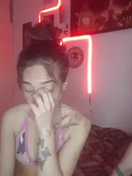 AlexxaAndRileyy live sex cam