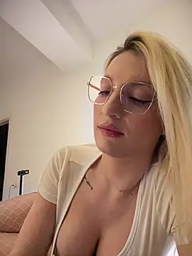 Ella_Charm live sex cam