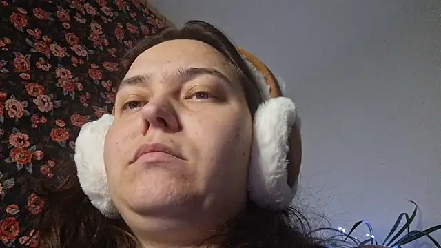 Cyndee_Winter's cam snapshot