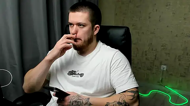 Well_boy's cam snapshot