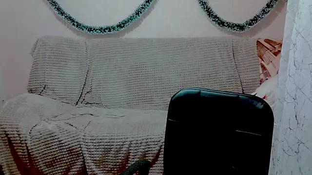 Lily_Ember's cam snapshot