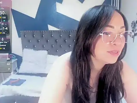 ivy_owen_'s cam snapshot