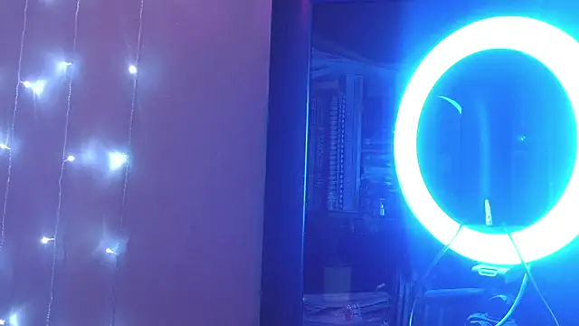 julia_renard's cam snapshot