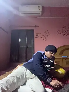 Saxymood1111's cam snapshot