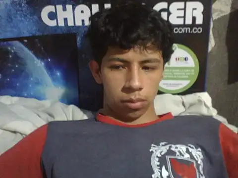 Carlos_Albert02's cam snapshot