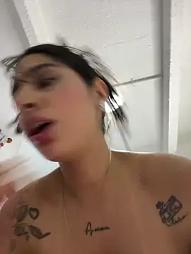 charlotte_stevenss_'s cam snapshot