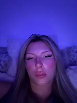 blondeeee's cam snapshot