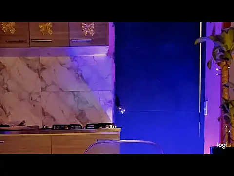 aprille15's cam snapshot