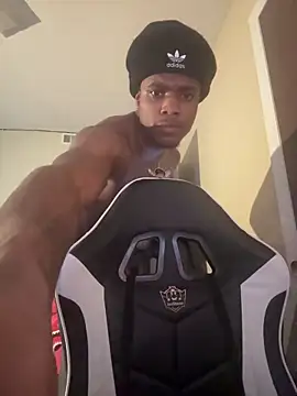 Bigdicktrick227 live sex cam