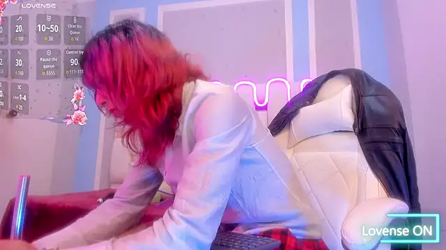 MilkWhore1 live sex cam