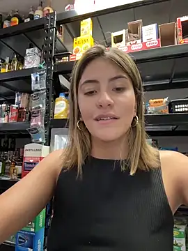 Andrea_19blonde live sex cam