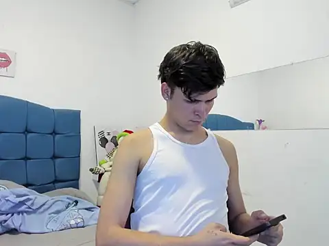 Aaron_Foxxx live sex cam
