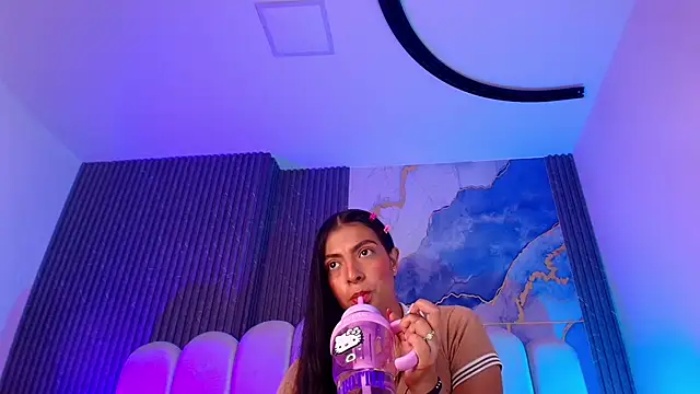 hot_dione's cam snapshot