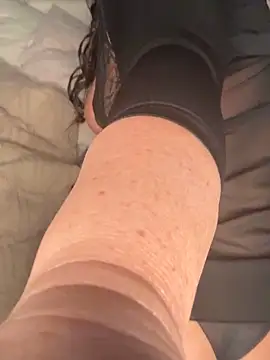 Nola_Luxx-offiziell's cam snapshot