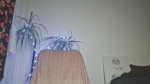 Cyndee_Winter's cam snapshot