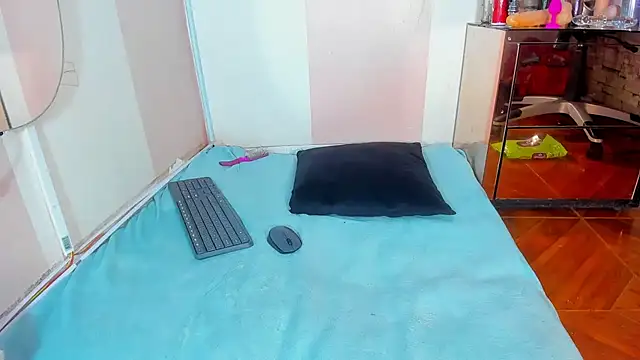 Aura_love69 live sex cam