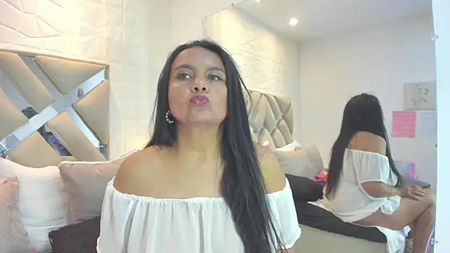 raquell_moore's cam snapshot