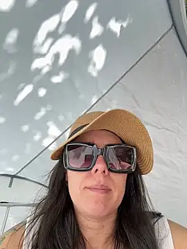 Reinacatchile live sex cam