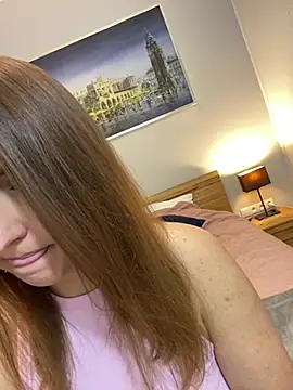 AliceDesmee's cam snapshot