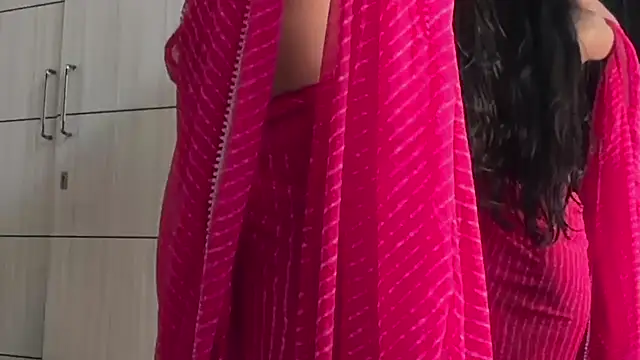 Wow-nisha's cam snapshot