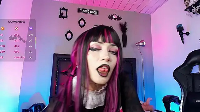 IsisRaichuu_ live sex cam