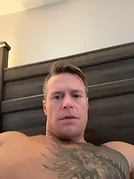 DILFiGuess1 live sex cam