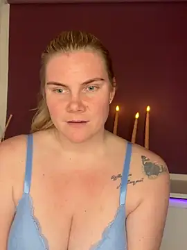 SexyBlondJoanna's cam snapshot